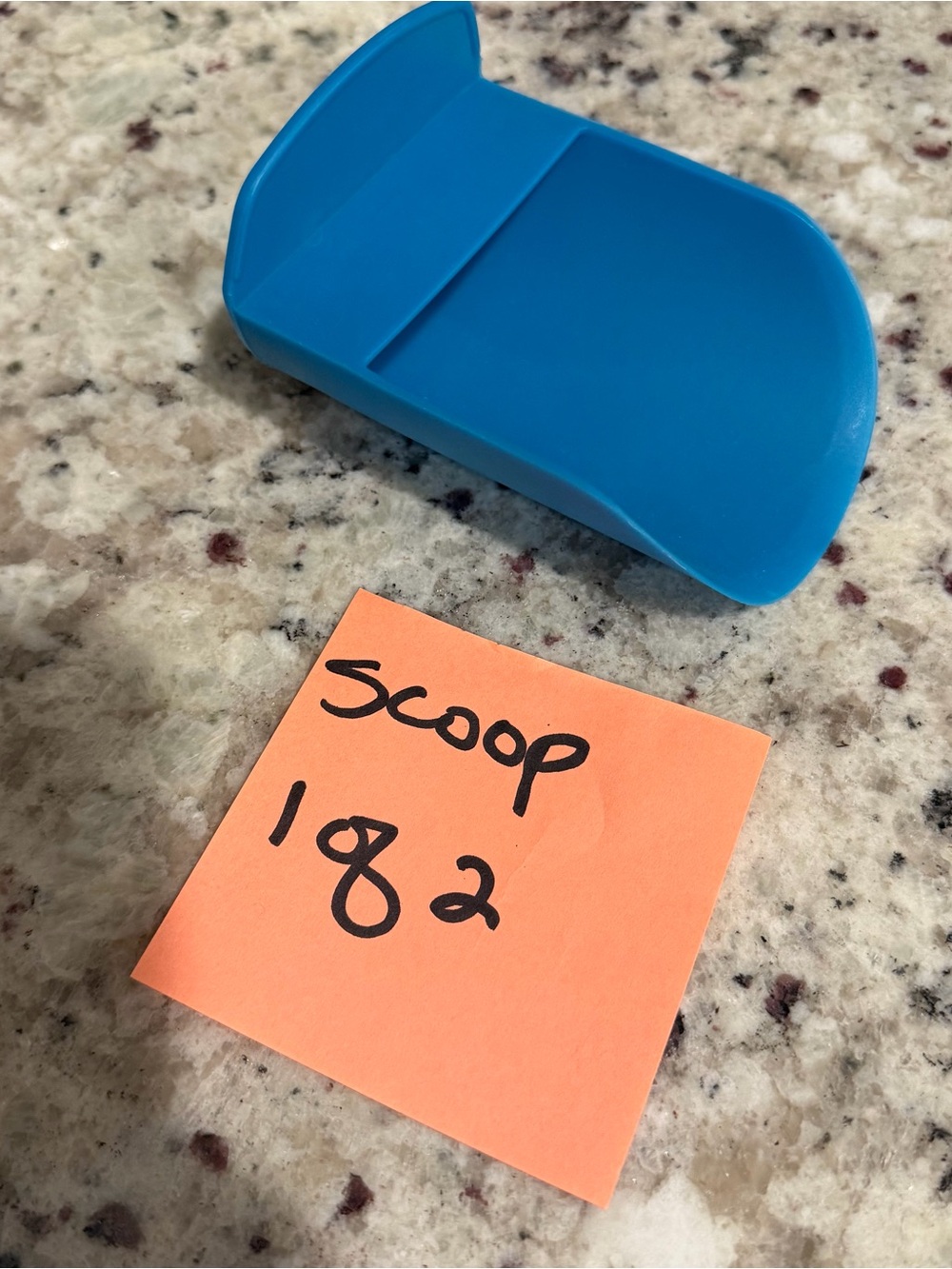 Tupperware Blue Rocker Scoop #292 (1 of 2)